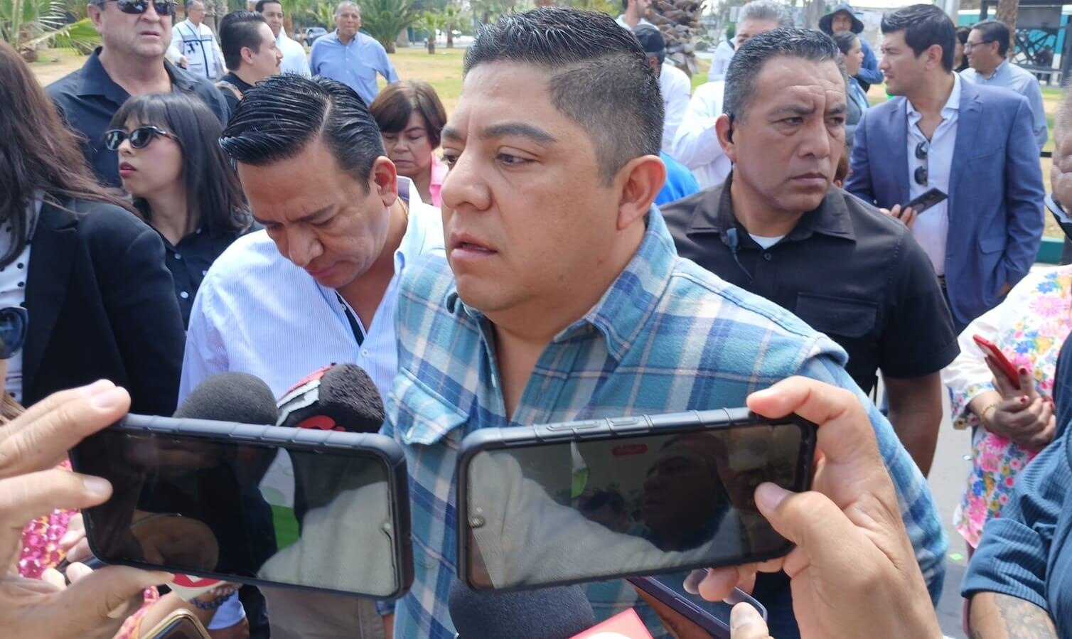 Ricardo Gallardo anuncia millonaria inversión para la reparación de escuelas en San Luis Potosí
