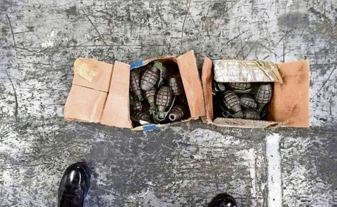 Cuando el personal de la empresa de paquetería se presentó a entregar las cajas con la mercancía nadie respondió en el domicilio señalado, pese a que acudieron en varias ocasiones. Al percatarse del contenido, se dio parte a la Policía Federal. (ESPECIAL)