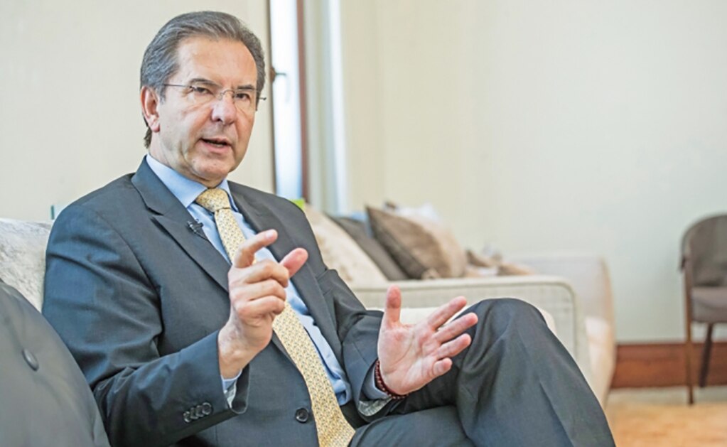 “Nunca se acabó con la venta de plazas”, reconoce SEP