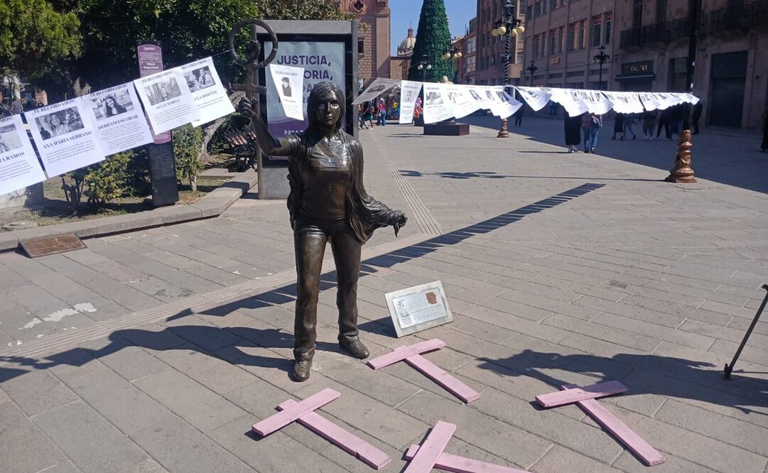 Exhibieron 90 fichas de búsqueda de México. Foto: Samuel Estrada 25
