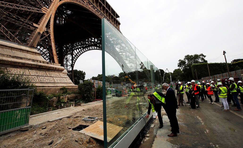 La Torre Eiffel será resguardada por muro de cristal contra ataques