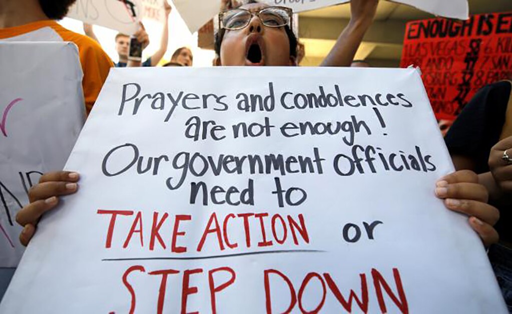 Marcha de estudiantes en Estados Unidos donde exigen reforzar el control de armas tras tiroteo en escuela de Florida (Foto: Reuter)