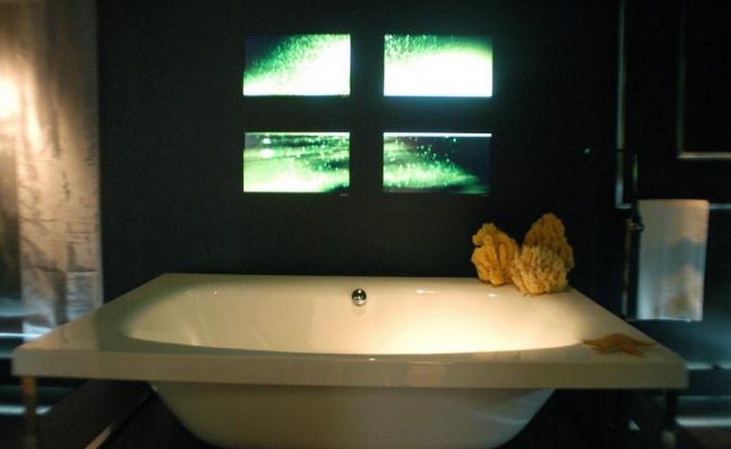 Muere electrocutada tras tomarse una selfie en la bañera