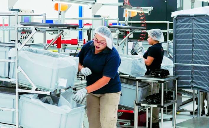 Equidad laboral en la industria automotriz en SLP: el reto de transformar el entorno a los trabajadores 