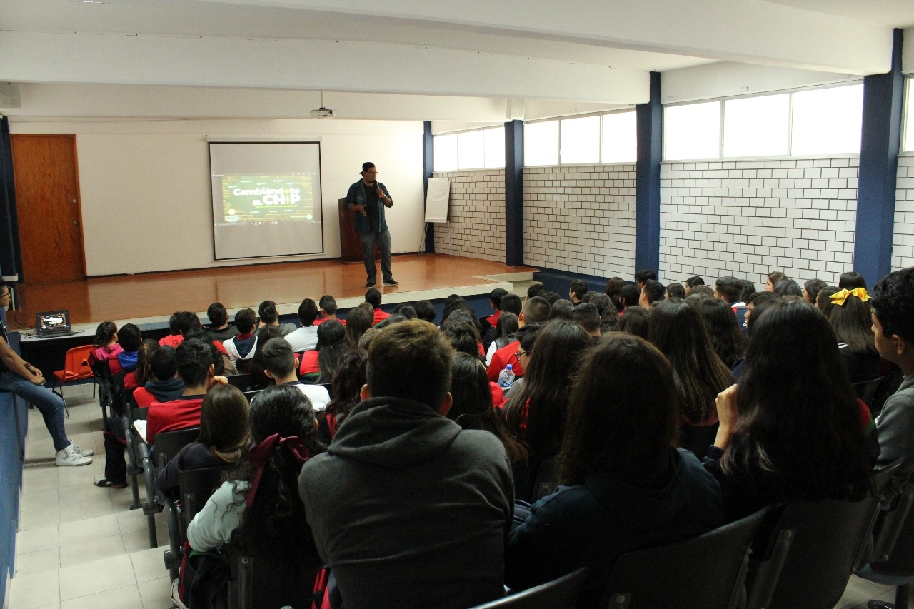 A través del Stand Up concientizan a estudiantes