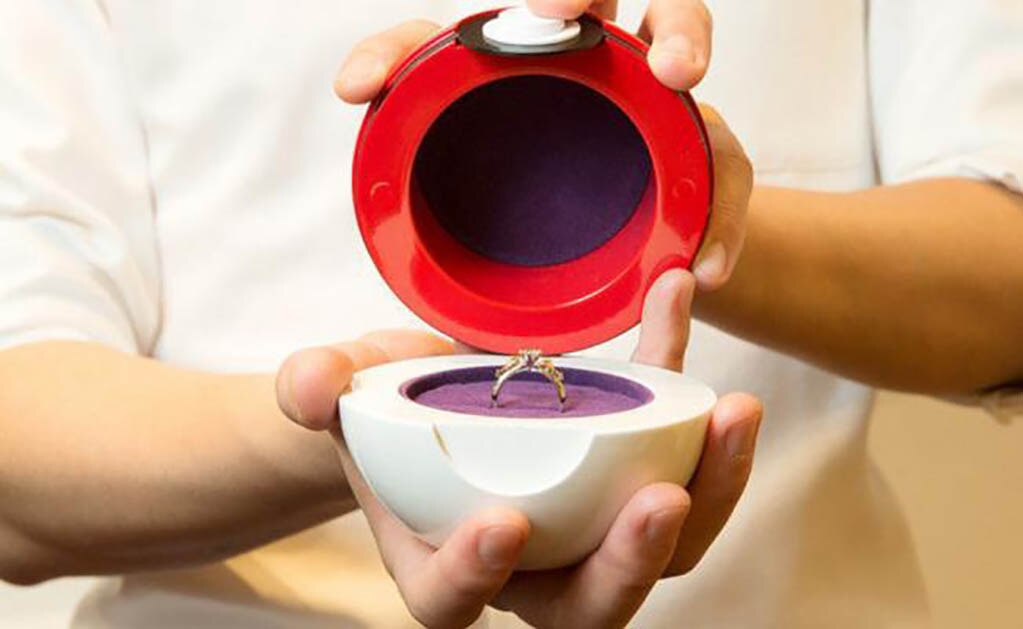 Atrapa al amor de tu vida con el anillo de compromiso de Pikachu