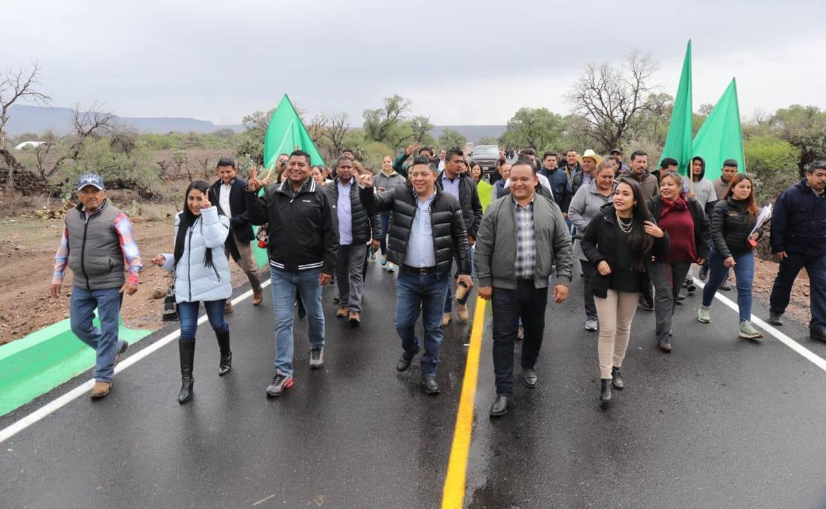Gallardo entrega proyecto carretero en Villa de Reyes; buscan mejorar la movilidad y seguridad 