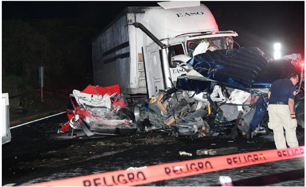 El choque de tráiler en la México-Toluca, ocurrió a la altura de Santa Fe