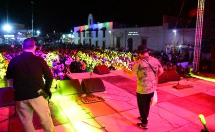 El Gran Silencio contagia con su música en la FENAE