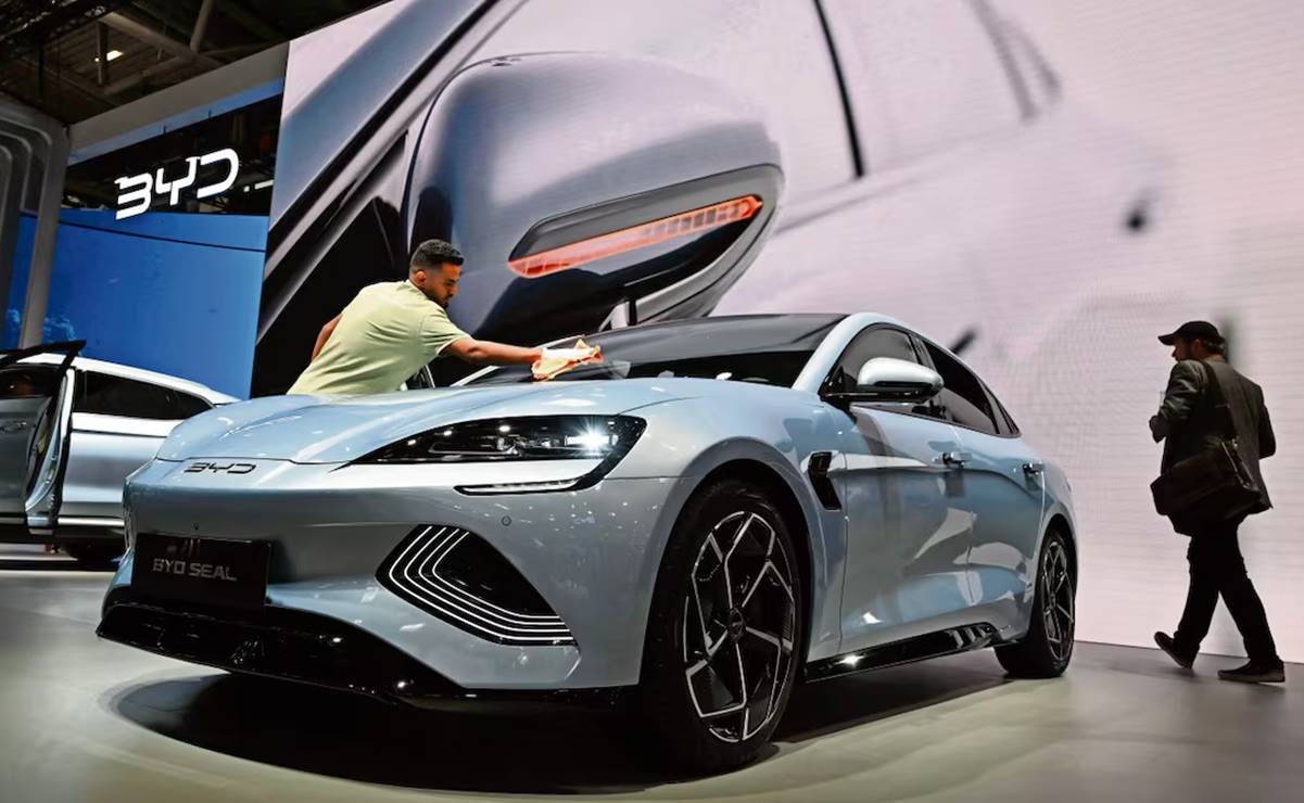 México subirá hasta 50% los aranceles a autos y productos chinos; implementará el nivel máximo permitido por la OMC 