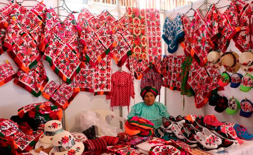 Apoyan a 250 artesanos y artesanas potosinas durante Fenapo 2019