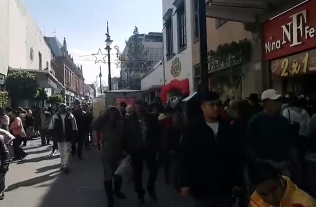 Compras navideñas de “última hora" abarrotan Centro Histórico