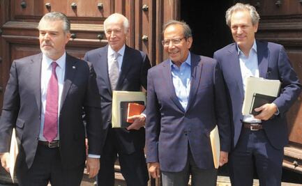 López Obrador y empresarios pactan proteger empleos