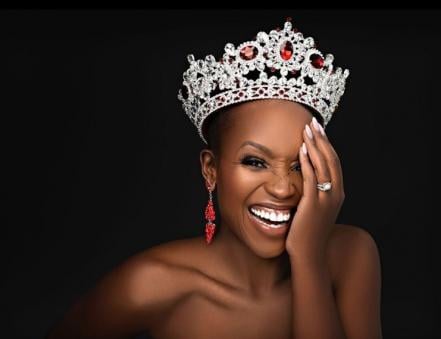 Conoce al diseñador mexicano que elaboró las coronas para Mexicana Universal 2022 