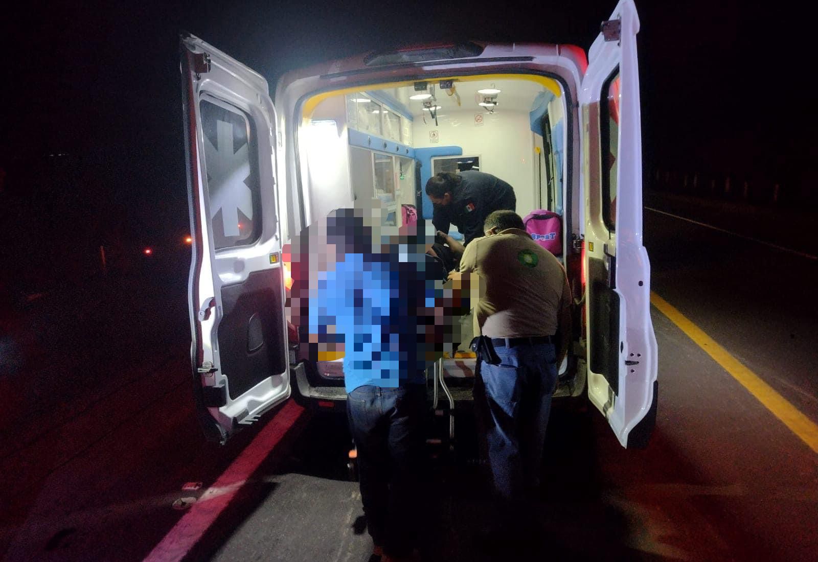 Dos personas más fueron trasladas a un hospital. Foto: Especial