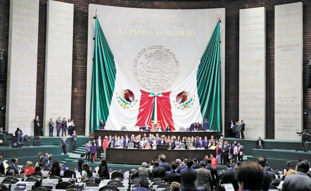 Oposición busca unirse contra AMLO y Morena