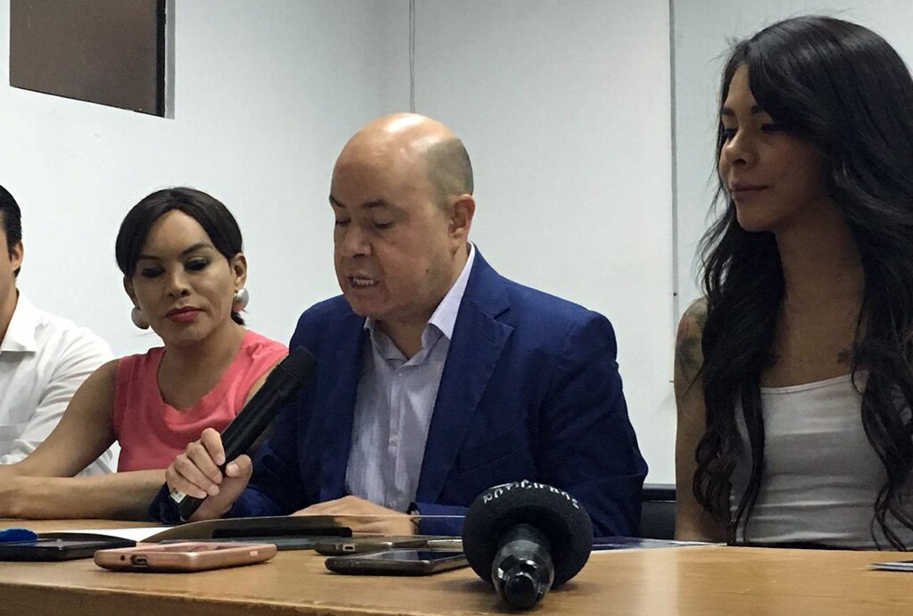 Celebra comunidad LGBTTTI ajustes al reglamento del Registro Civil