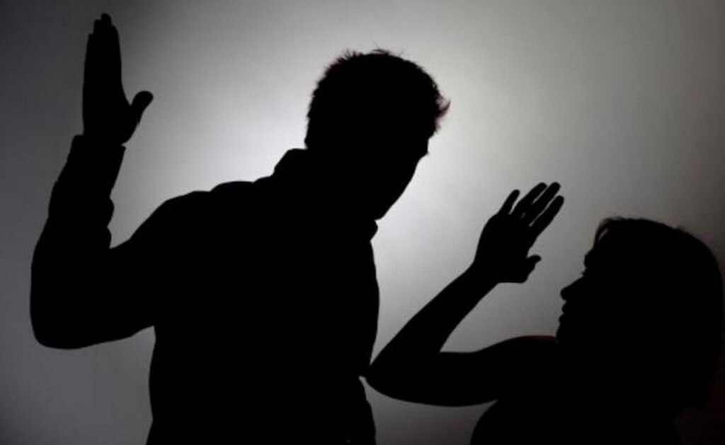  Suspenden a alumno que golpeó a compañera en salón de clases en Q. Roo