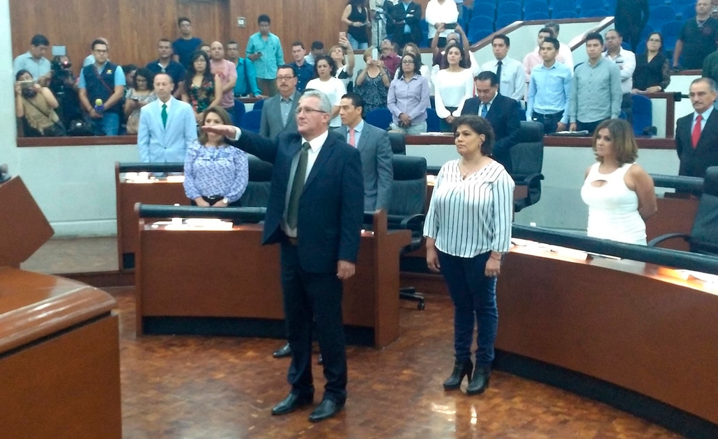 Niega titular de la UEC relación cercana con Carreras