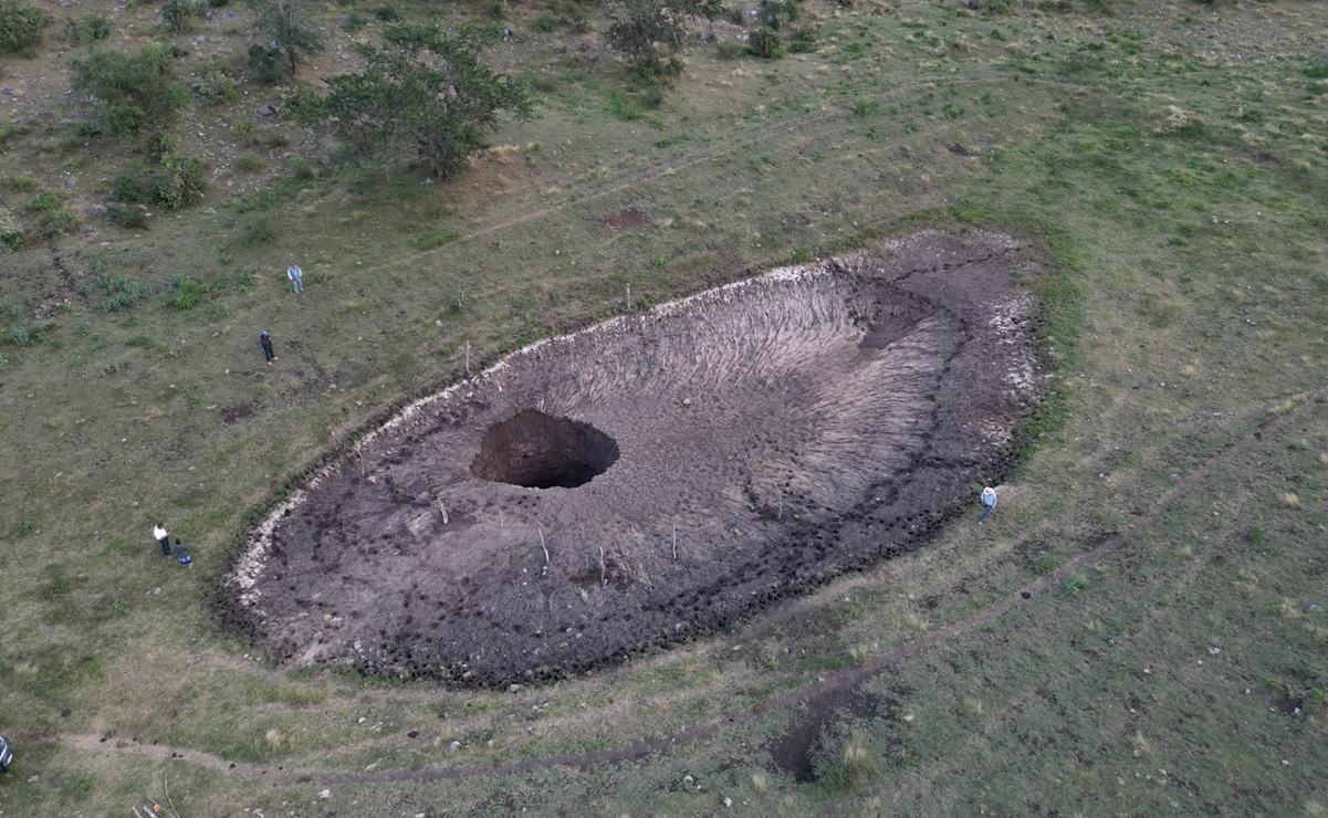 VIDEO muestra socavón en Santa Catarina, SLP; agujero secó abrevadero