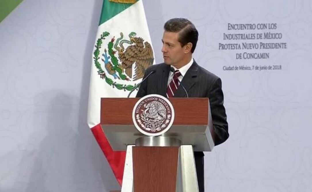 El presidente Enrique Peña Nieto en el marco del relevo de la presidencia de la CONCAMIN. Foto: @PresidenciaMX
