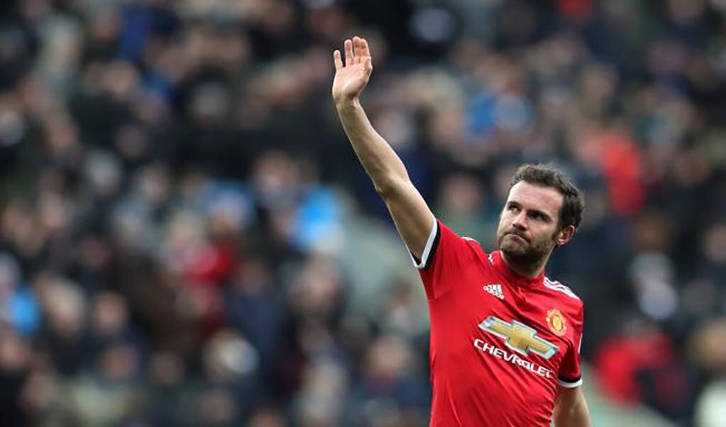 Manchester United se despide del título en la Premier League