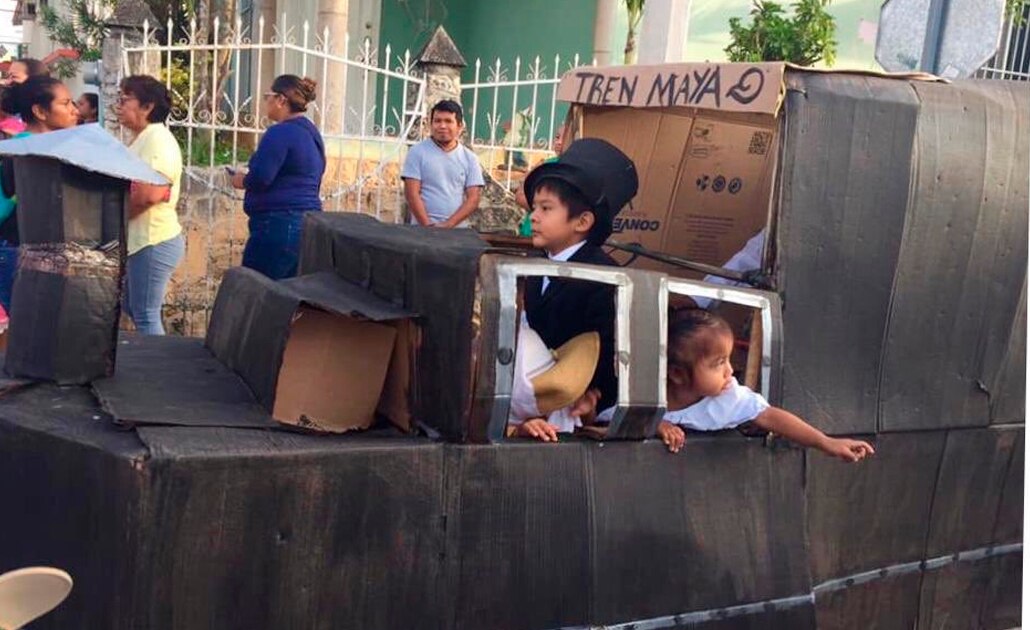 AMLO critica a opositores del tren Maya