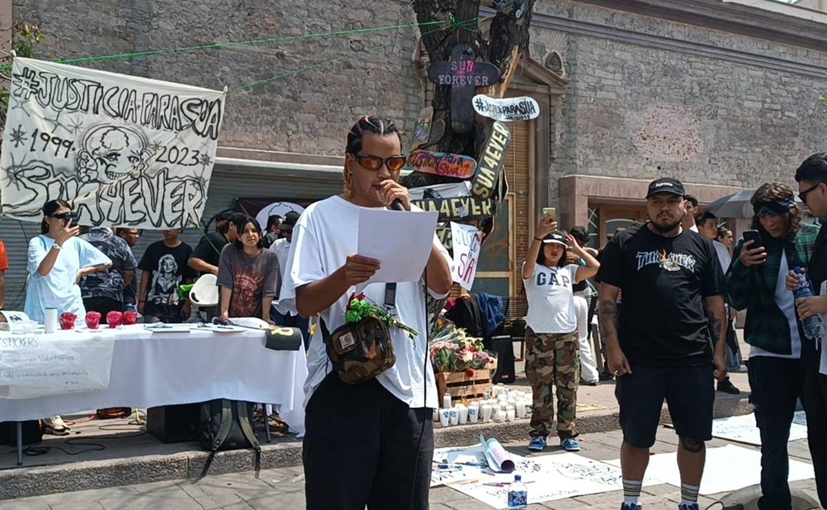 Con veladoras, música tecno y flores, exigen justicia por Sua Jocsan, joven asesinado en un asalto en SLP