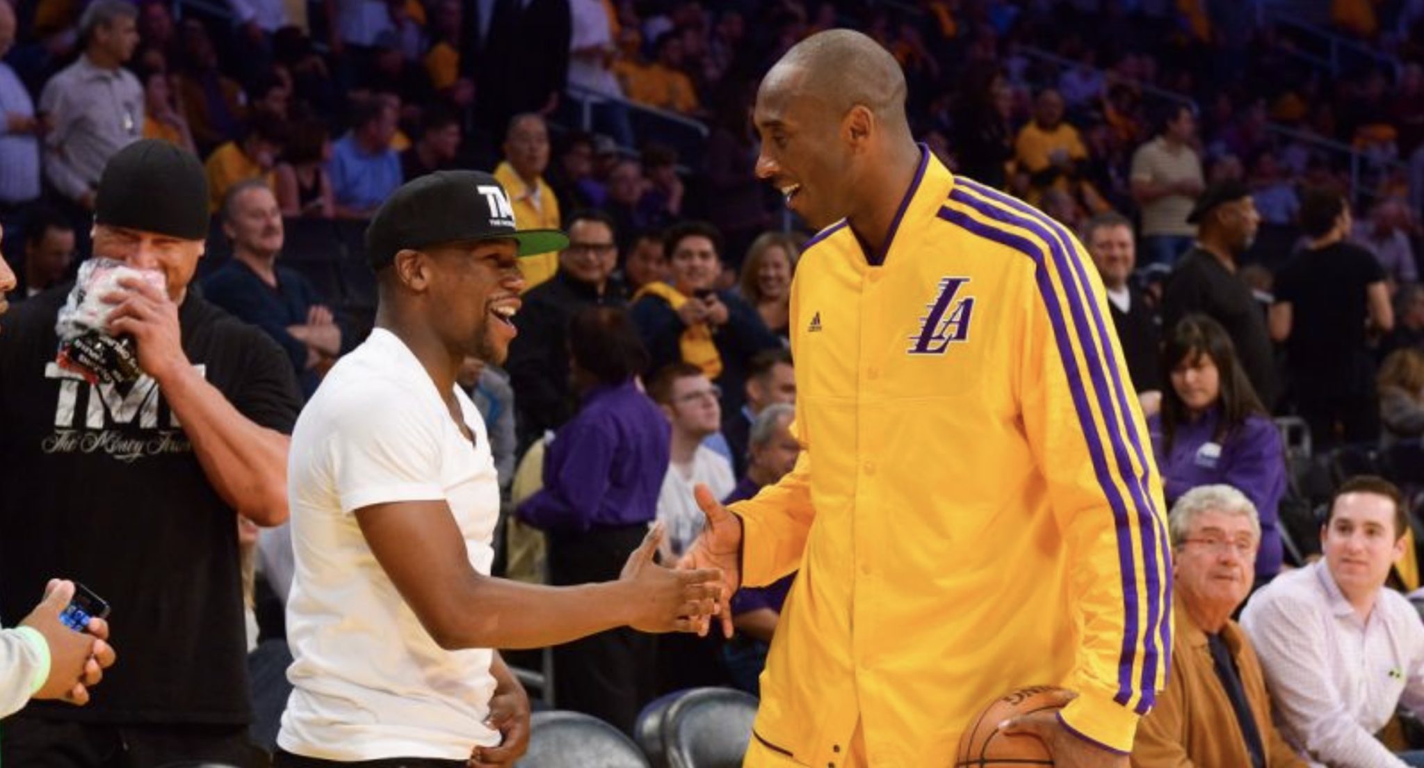 Floyd Mayweather reta a Kobe Bryant
