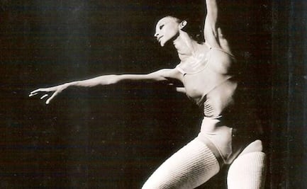 Celebran 55 años de trayectoria de Neri Fernández, destacada bailarina y coreógrafa potosina