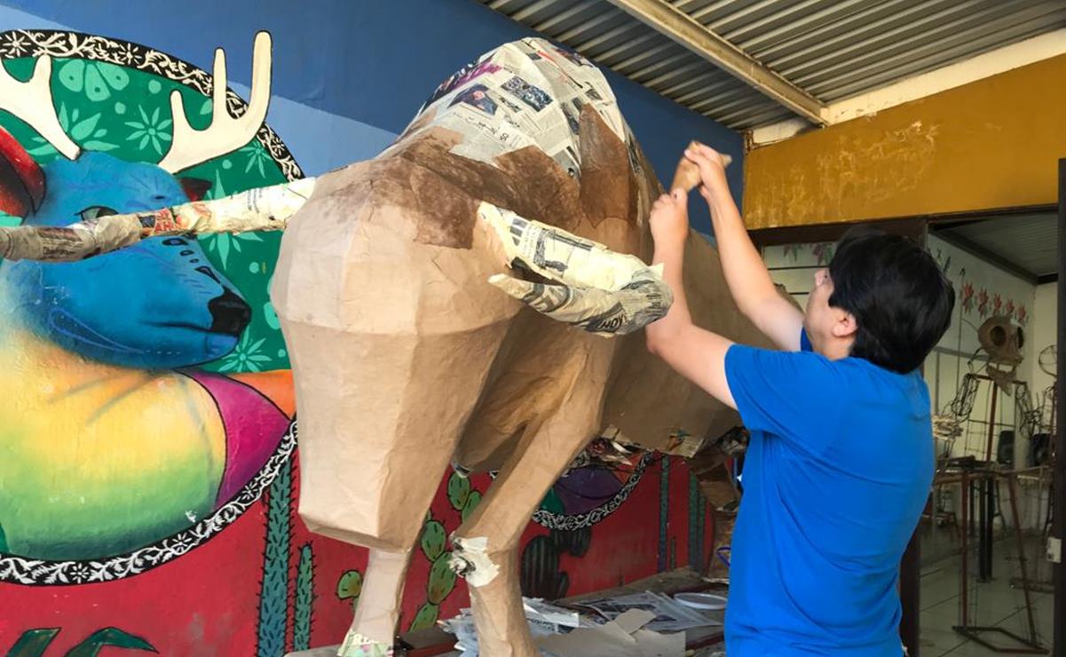 ¡Manos a la obra! Artistas inician elaboración de calaveras monumentales en SLP