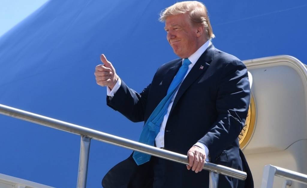 Twitter elimina tuit de Trump por usar música de película de Batman