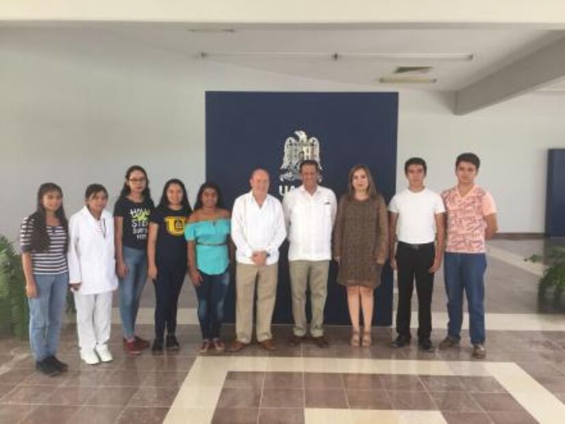 Voluntariado de Damas de la UASLP realiza primera entrega de becas