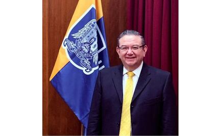 Internan a director de Facultad de Medicina de UASLP; tiene neumonía por Covid-19