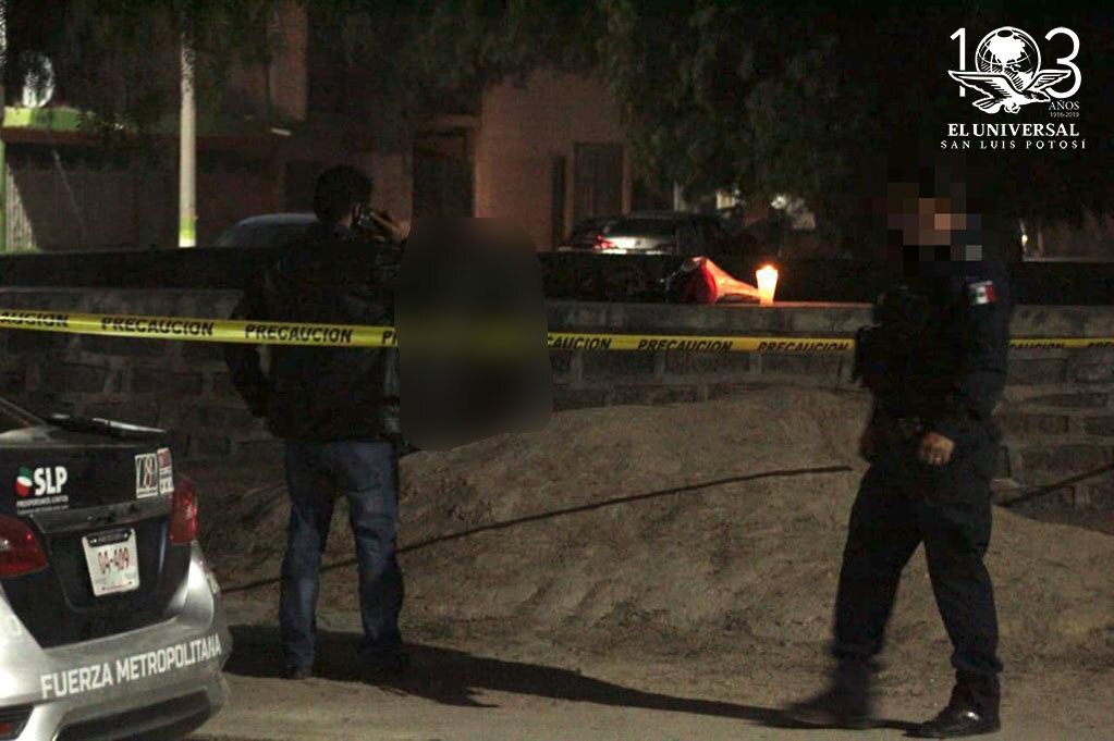 Hombre muere en vía pública