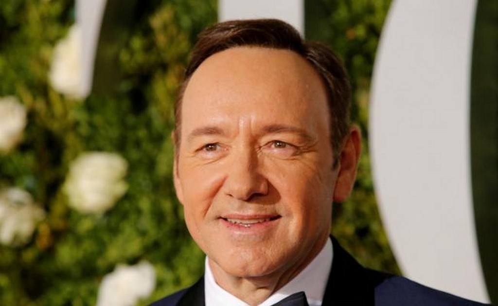 Kevin Spacey reaparece en video tras saber que será inculpado por violación