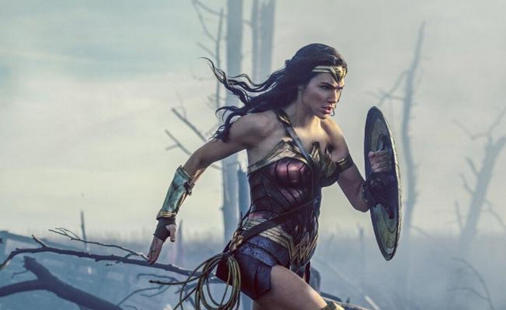  Gal Gadot termina grabaciones de "Wonder Woman 1984"