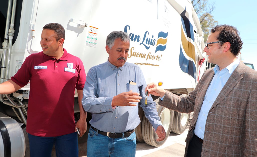 Delegaciones ven benéfico entrega de camiones recolectores de basura