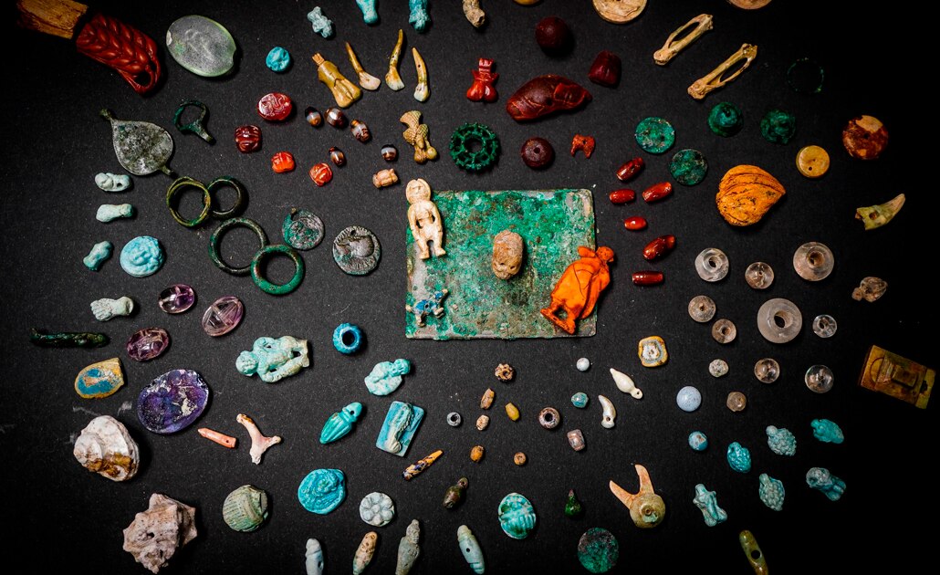 Hallan en Pompeya tesoro de amuletos contra la mala suerte