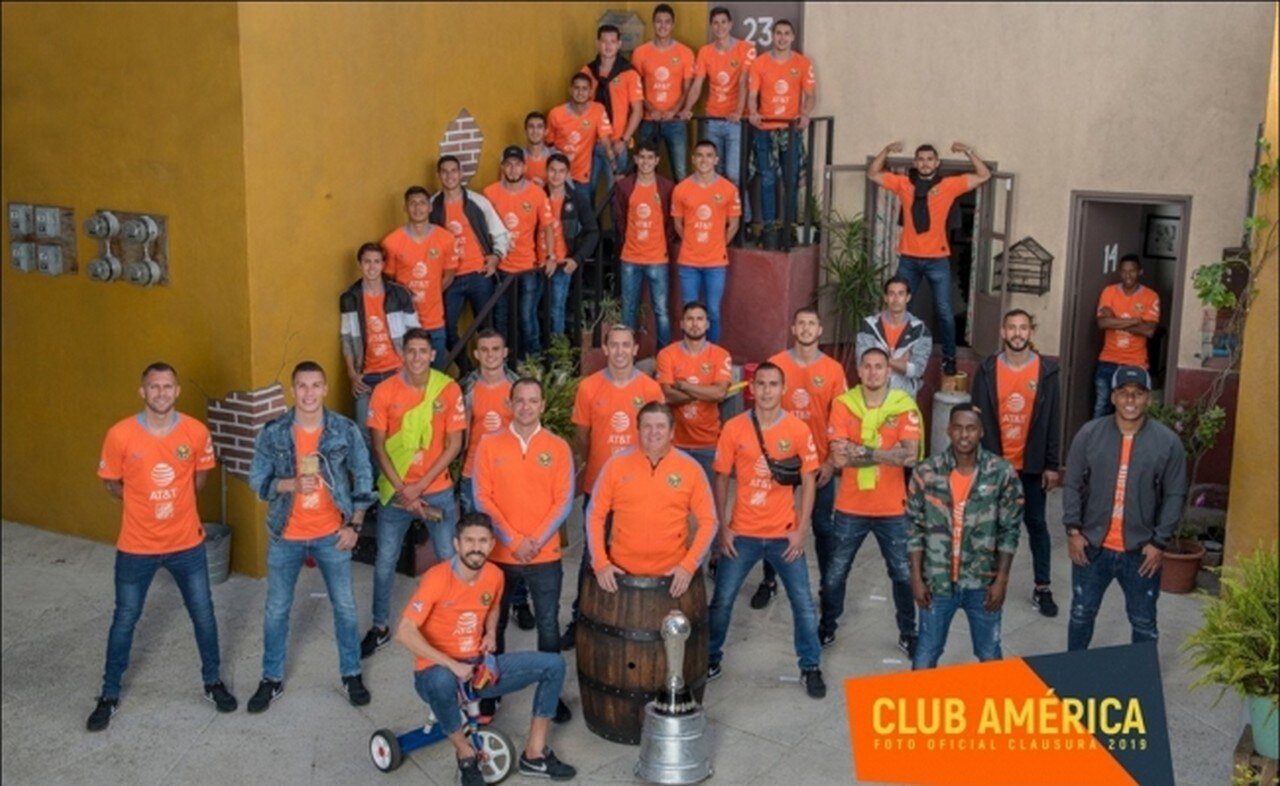  El América se toma foto oficial en la vecindad del Chavo