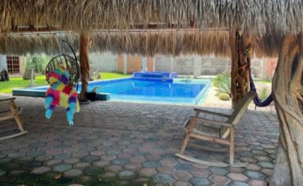 Mansiones con lagos artificiales, autos de lujo y animales exóticos, lo asegurado a la Familia Michoacana en Edomex