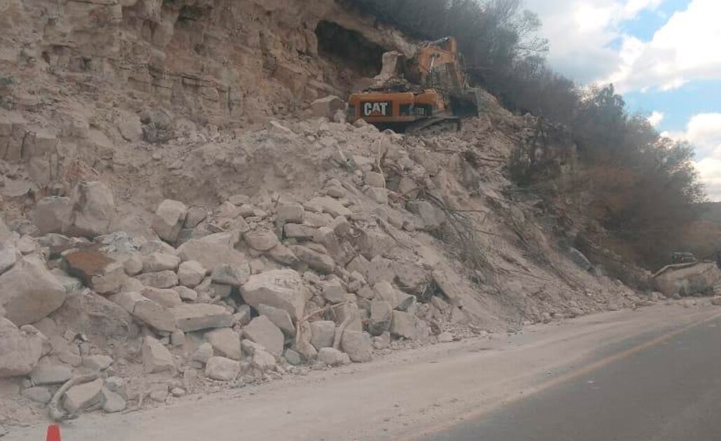 Fallece un hombre por derrumbe en carretera Rioverde