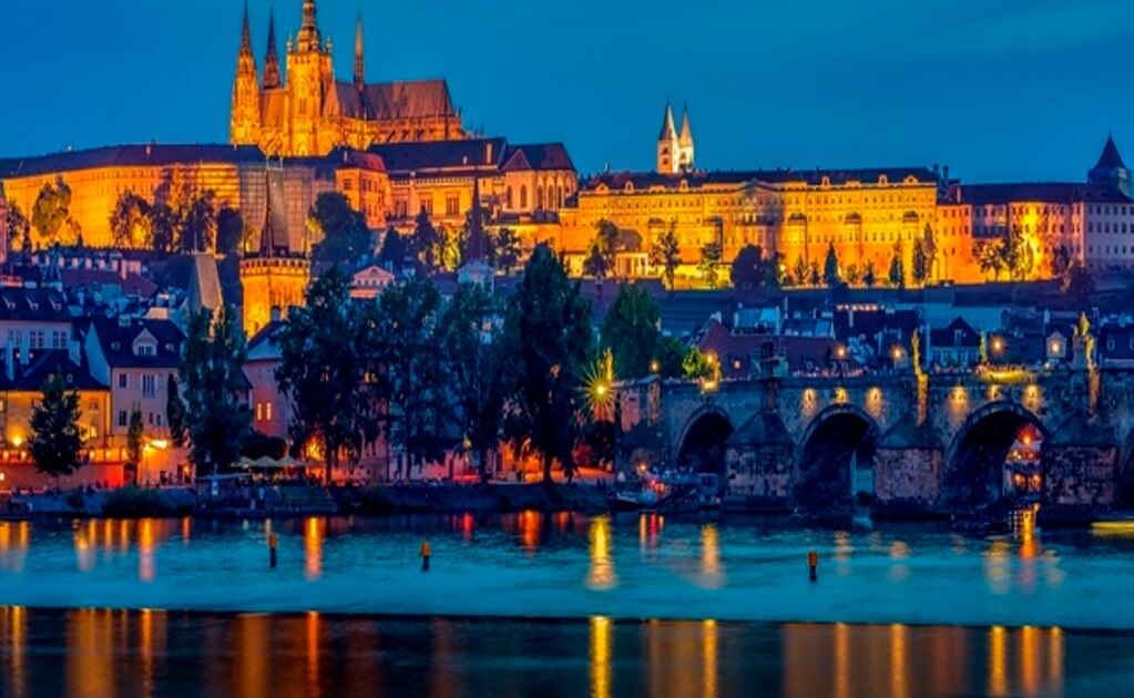 El Castillo de Praga tiene una dimensión de 570 metros de largo por 30 de ancho. Foto: pixabay