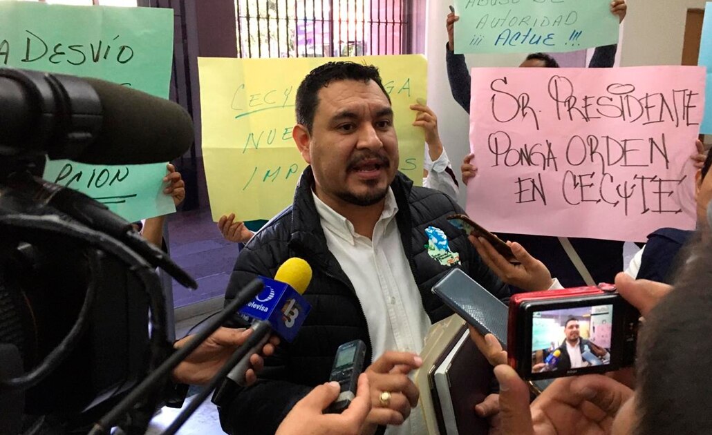 Se manifiestan integrantes del SAT-CECyTE en Congreso de SLP