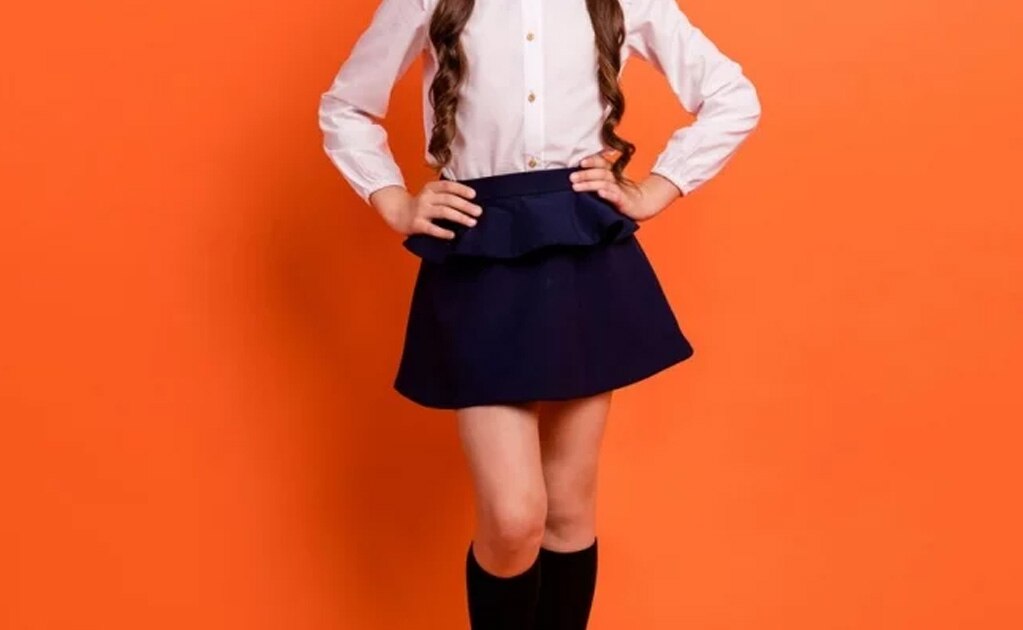 Vuelta al colegio: las campañas publicitarias con menores "hipersexualizadas" que causan polémica en Chile