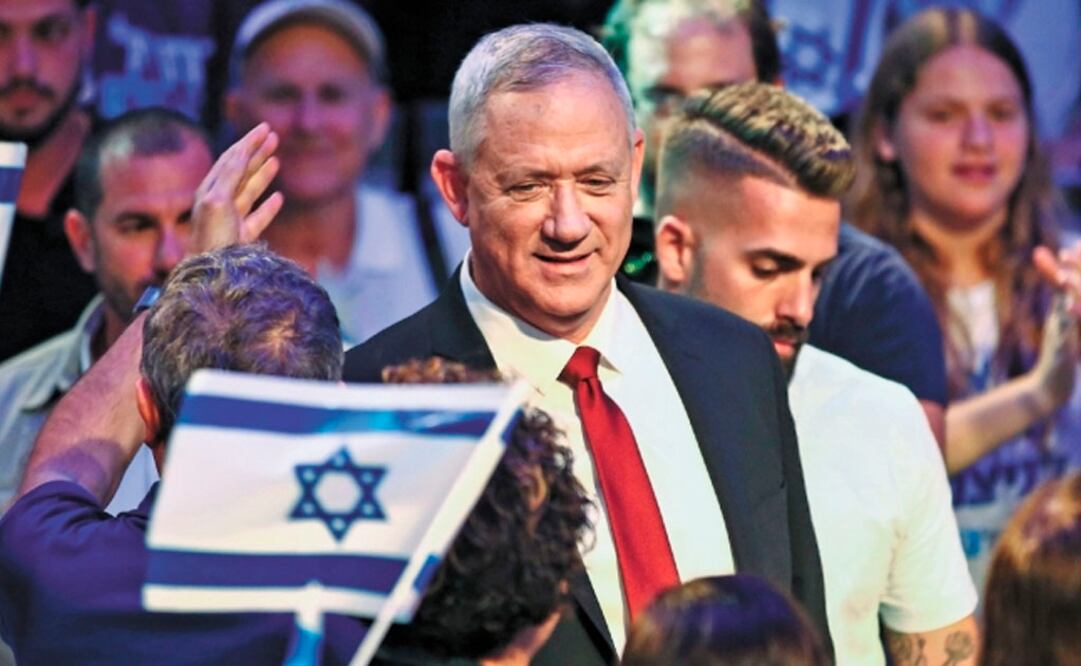 El líder del Partido Azul y Blanco, Benny Gantz, durante su llegada a un mitin en Tel Aviv, Israel, por la campaña electoral. Foto/ODED BALILTY. AP