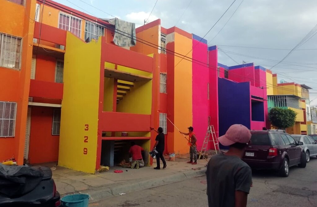 “El Mijis” usa adelanto de aguinaldo para autoemplear “chavos banda” en el distrito que representa