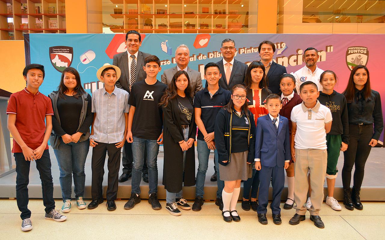 Premian a ganadores del concurso de pintura y dibujo “Un like por la prevención”