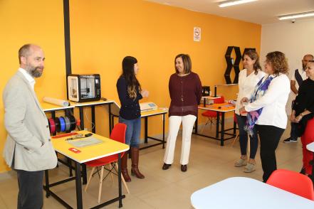 Equipan la sala Makerspace del Centro Jóvenes con Rumbo