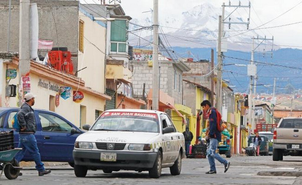 Los vecinos ya están acostumbrados a la temporada invernal, sólo esperan que se deshaga el hielo para regresar a sus actividades cotidianas (JORGE ALVARADO. EL UNIVERSAL)
